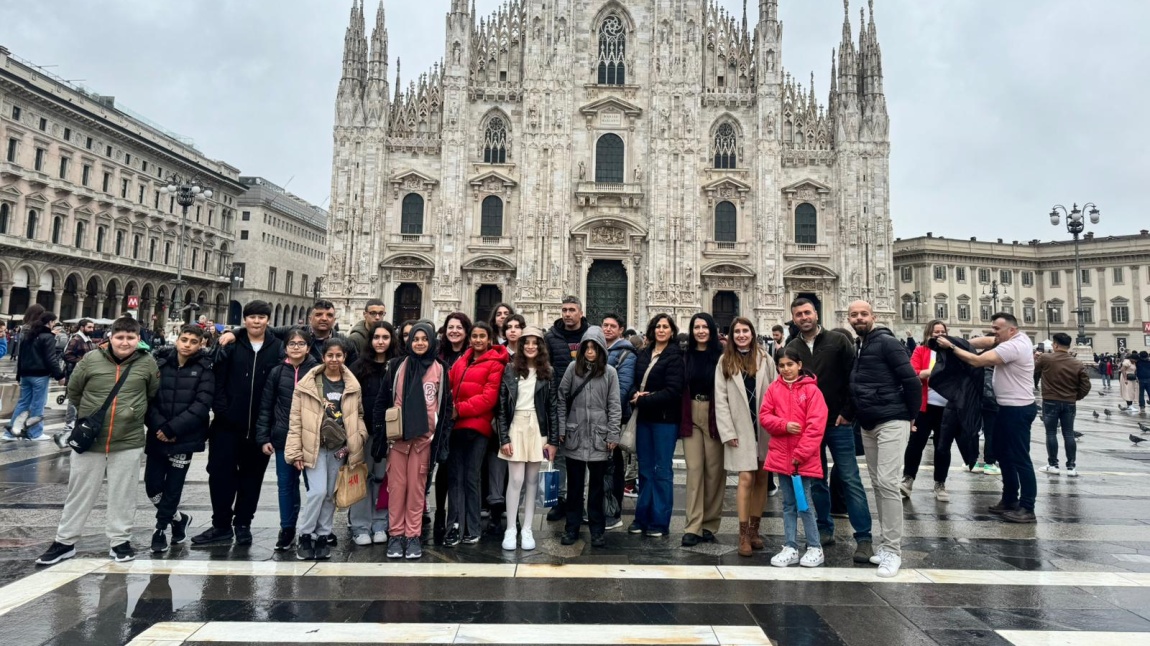 Aydın İl Milli Eğitim Müdürlüğü’nün Erasmus + akreditasyonuna dahil olan Koçarlı İmam Hatip Ortaokulu ve Mersinbeleni Ortaokulu öğrenci ve öğretmenleri İtalya’nın Milano şehrinde eğitim öğretim etkinliklerini ve kültürel faaliyetlerini tamamlamışlardır.